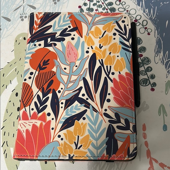 Kindle Fire - Picture 3 of 4